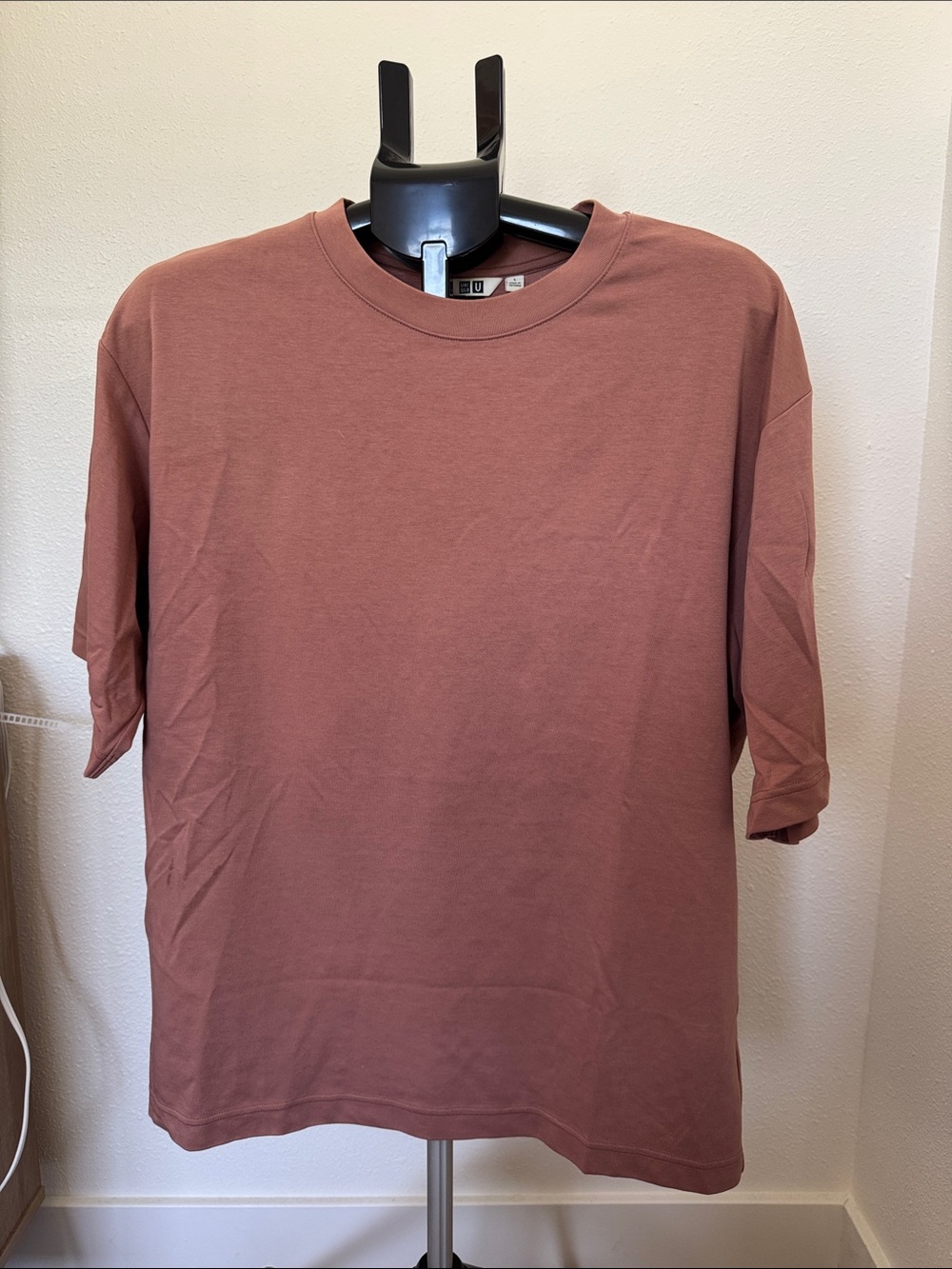 Uniqlo Short-Sleeve Crewneck Tee in Mauve